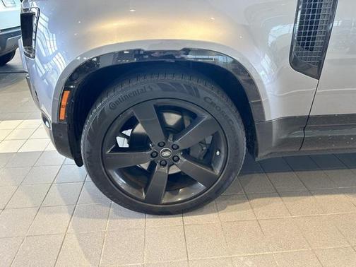 2023 Land Rover Defender 110 X-Dynamic SE