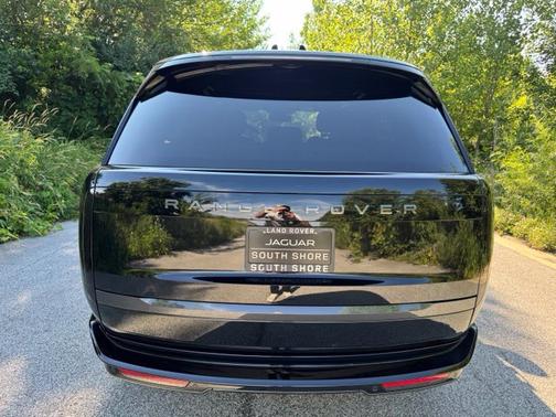 Santorini Black 2026 Land Rover Range Rover SE