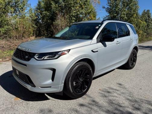Hakuba Silver Metallic 2024 Land Rover Discovery Sport S