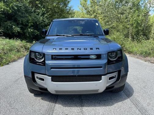 2023 Land Rover Defender 110 SE