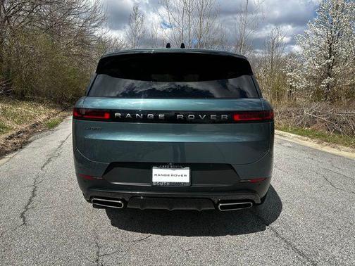 2024 Land Rover Range Rover Sport SE