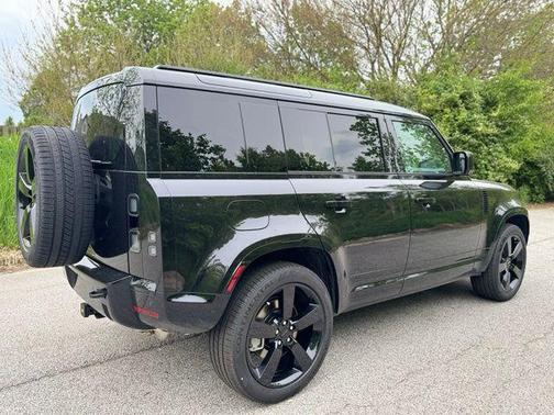 Santorini Black 2026 Land Rover Defender P400 X-Dynamic SE