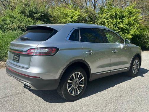 Silver Radiance Metallic Clearcoat 2022 Lincoln Nautilus Standard