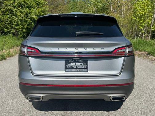 Silver Radiance Metallic Clearcoat 2022 Lincoln Nautilus Standard