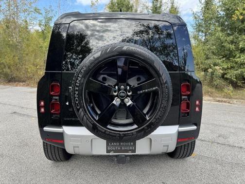 2024 Land Rover Defender 110 P400 S