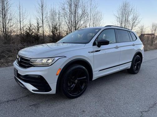 2023 Volkswagen Tiguan 2.0T SE R-Line Black 4MOTION