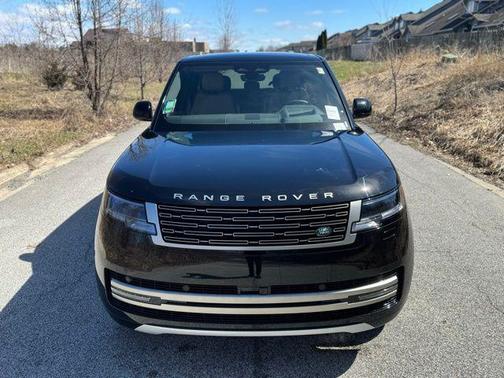 Santorini Black 2026 Land Rover Range Rover P400 SE