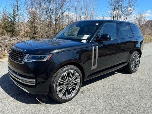 Santorini Black 2026 Land Rover Range Rover P400 SE