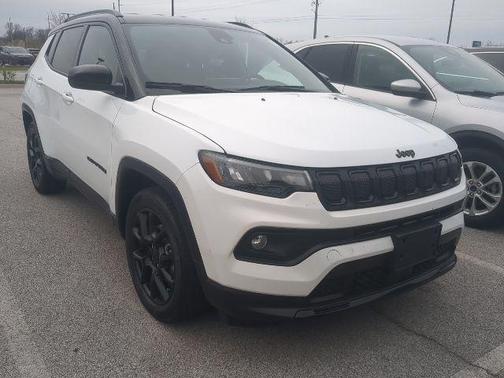Bright White Clearcoat 2022 Jeep Compass Latitude
