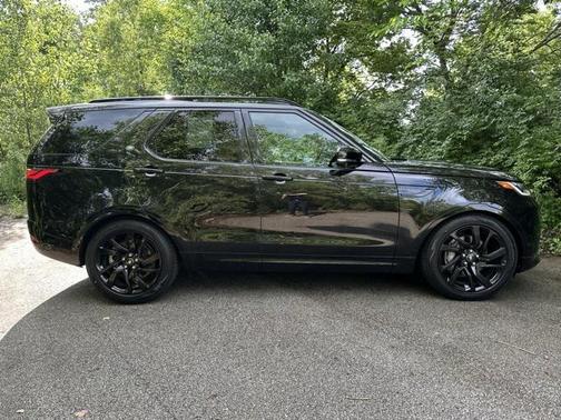 2024 Land Rover Discovery P300 Dynamic SE