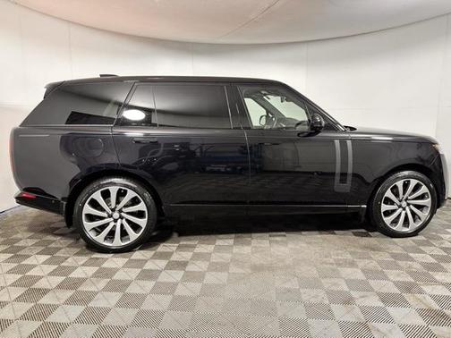 2025 Land Rover Range Rover P530 SE 7 Seat