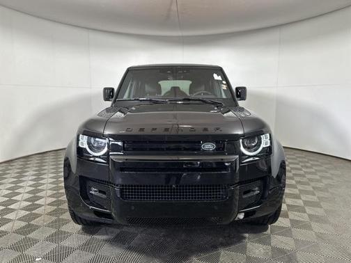 2025 Land Rover Defender 110 P400 X-Dynamic SE
