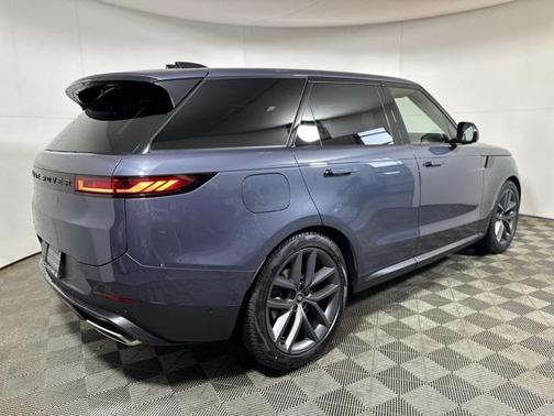 2025 Land Rover Range Rover Sport SE