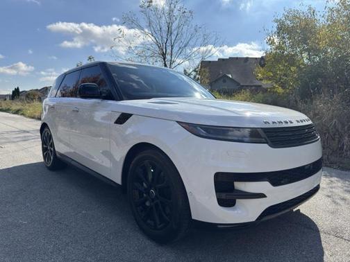 2025 Land Rover Range Rover Sport SE