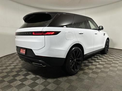 2025 Land Rover Range Rover Sport SE