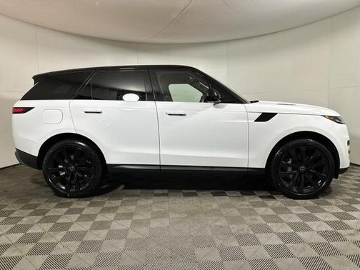 2025 Land Rover Range Rover Sport SE