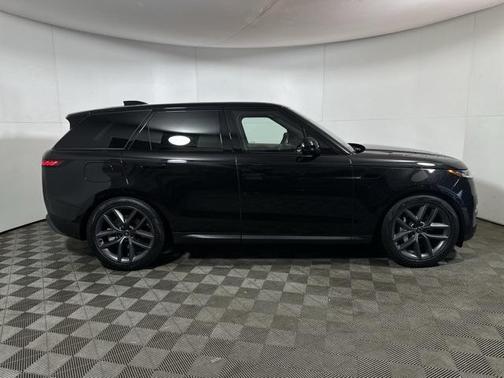 2025 Land Rover Range Rover Sport SE