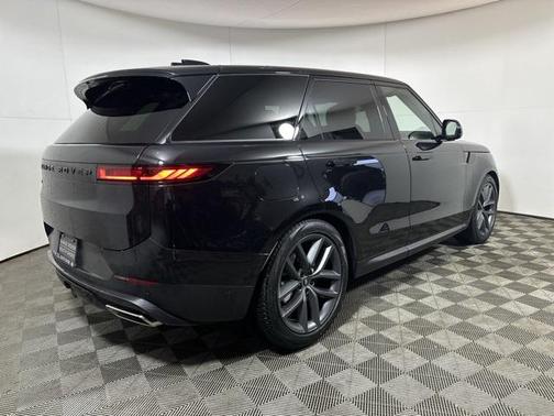 2025 Land Rover Range Rover Sport SE