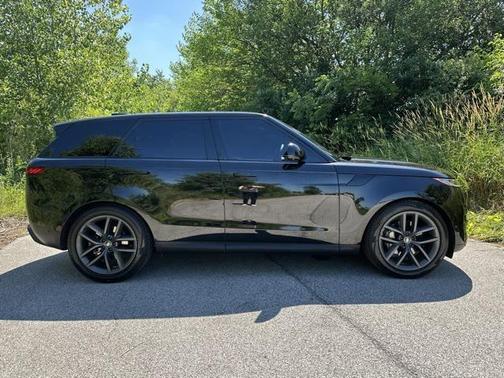 2025 Land Rover Range Rover Sport SE