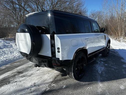 2026 Land Rover Defender P400 X-Dynamic SE