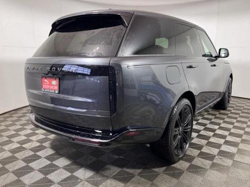2025 Land Rover Range Rover P530 SE
