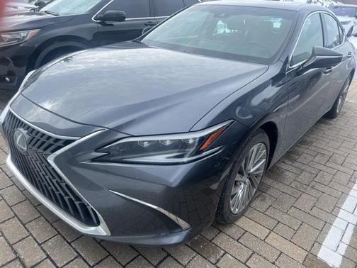 2023 Lexus ES 300h Luxury