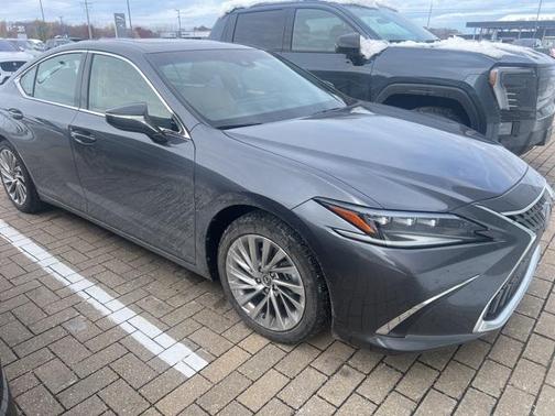2023 Lexus ES 300h Luxury