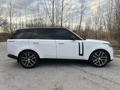 2025 Land Rover Range Rover P400 SE