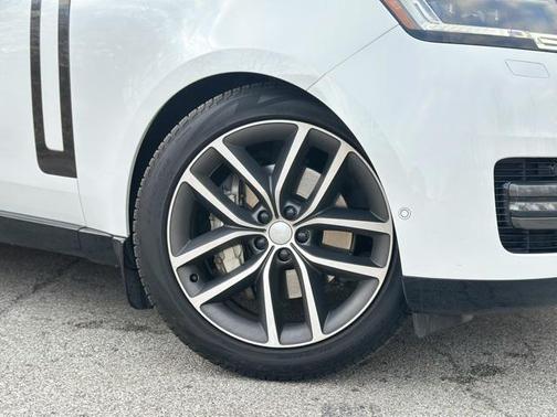 2025 Land Rover Range Rover P400 SE