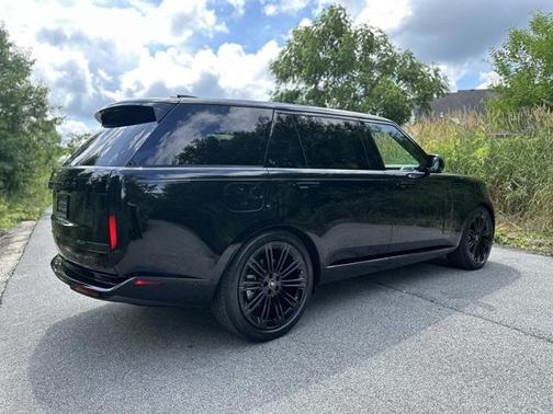 2025 Land Rover Range Rover P400 SE 7 Seat