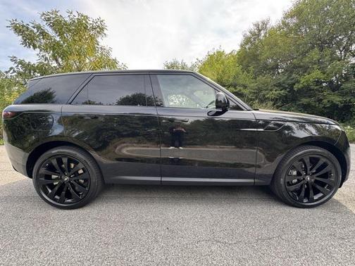 2025 Land Rover Range Rover Sport SE