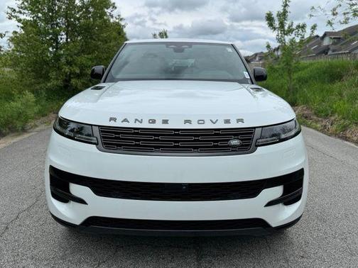 Fuji White 2025 Land Rover Range Rover Sport SE