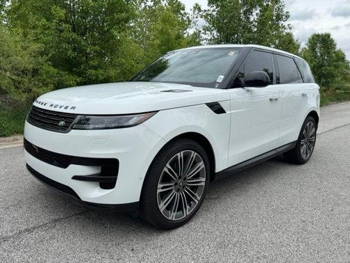 Fuji White 2025 Land Rover Range Rover Sport SE