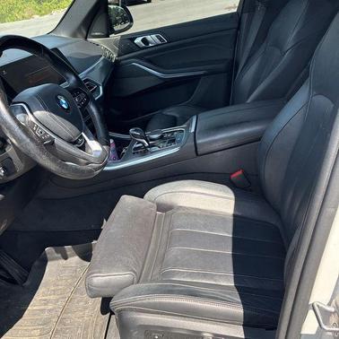 Mineral White Metallic 2019 BMW X5 xDrive50i