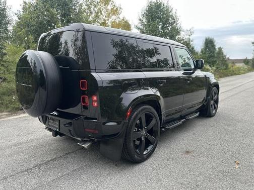 2025 Land Rover Defender 110 P500 X-Dynamic SE
