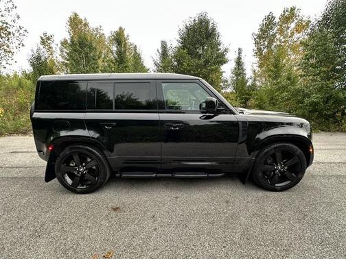 2025 Land Rover Defender 110 P500 X-Dynamic SE