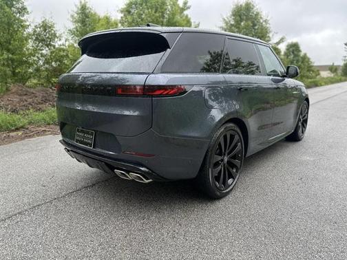 2025 Land Rover Range Rover P530 SE 7 Seat