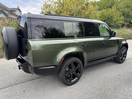 2026 Land Rover Defender X-Dynamic SE