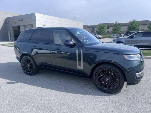 2025 Land Rover Range Rover P400 SE