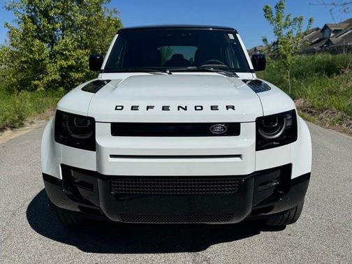 Fuji White 2026 Land Rover Defender P400 X-Dynamic SE