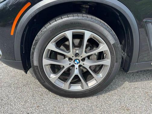 Black Sapphire Metallic 2019 BMW X5 xDrive40i
