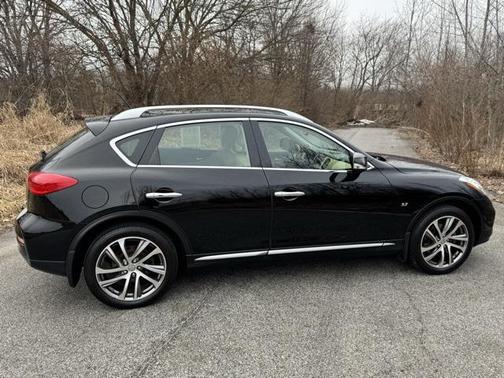 2017 INFINITI QX50 Base
