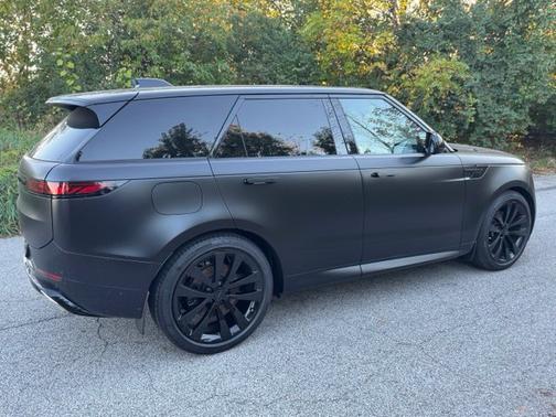 Santorini Black 2026 Land Rover Range Rover Sport Dynamic SE