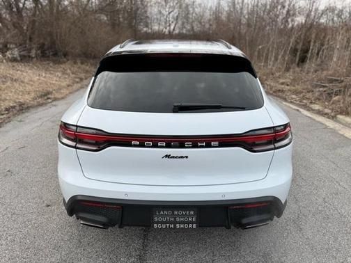 2022 Porsche Macan Base