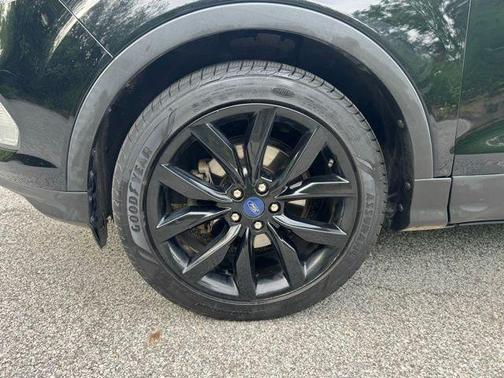 Shadow Black 2018 Ford Escape SE