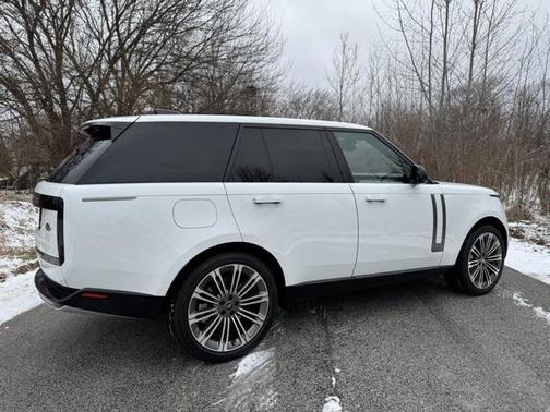 2023 Land Rover Range Rover P530 SE