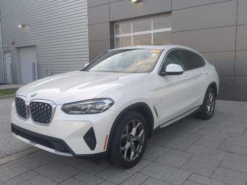 Mineral White Metallic 2022 BMW X4 xDrive30i