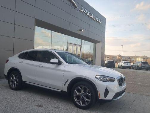 Mineral White Metallic 2022 BMW X4 xDrive30i
