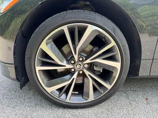 Gray 2024 Jaguar I-PACE HSE