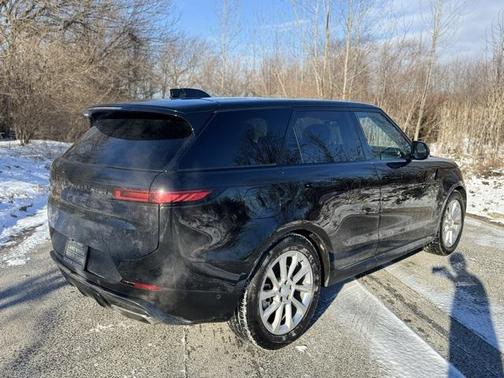 2025 Land Rover Range Rover Sport SE